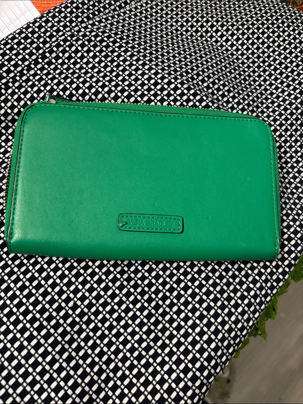 Vera Bradley Bright Green Zip Around Card Holder
